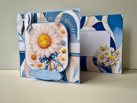 Smiling Daisy - multi occasions card by Helen Howell