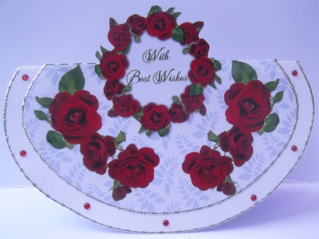Rose Wreath Wobble by Hilda Mullinger