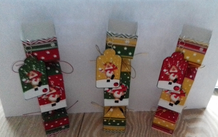 3D Christmas Cracker Boxes Rudolph has a Snowball Fight by Honorscard Appleby
