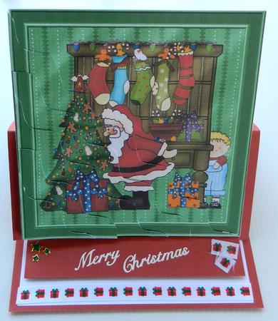 Santa and Tree Wavy Pyramid by Irene Drieman