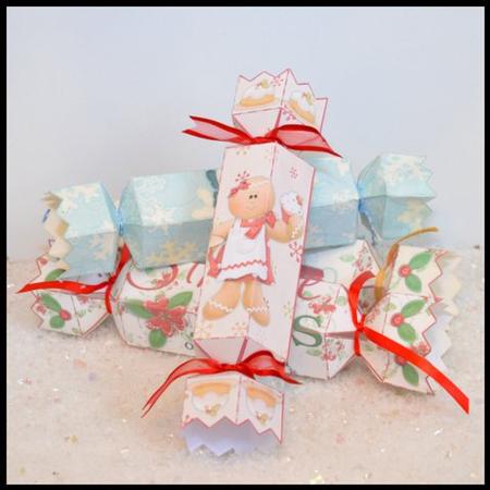 Cracker Gingerbread Christmas Pudding by Jackie Bullock