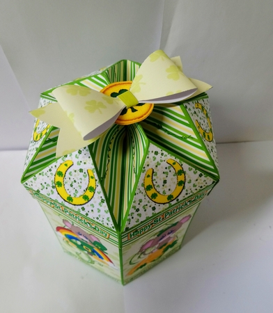 ST. PATRICKS - PETAL TOP BOX  by Jackie Odonnell