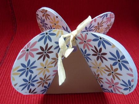 Daisy Pyramid Box by Jan Plimmer