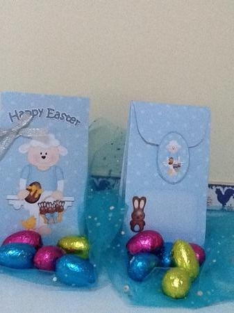 3D Easter Gift Bag Mini Kit - Easter Laura Lamb has an Easter Egg & a Basket of Chocolate Easter Bunnies by Jennifer Purdon