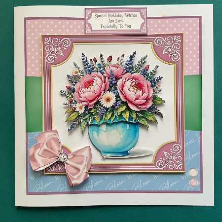 Beautiful Flower Arrangements - 7x7 Mini Kit by Jennifer Archer