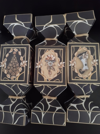 Gold & Black Christmas Cracker Kit by Jenny Caldwell