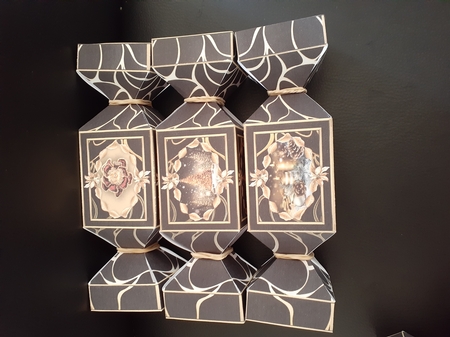 Gold & Black Christmas Cracker Kit by Jenny Caldwell