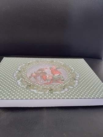 Feed Reindeer Christmas Doily 7x5in Presentation Box m Kit by Jenny Caldwell