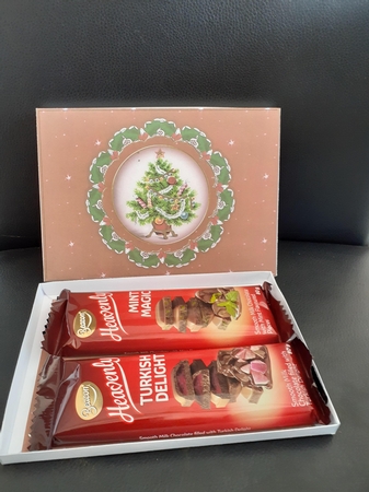 Tree Red Christmas Ddoily 7x5in Presentation Box Mini Kit by Jenny Caldwell