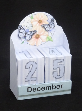 3D Pretty Petals Perpetual Calendar Desk Set 3D Decoupage by Joan Prince