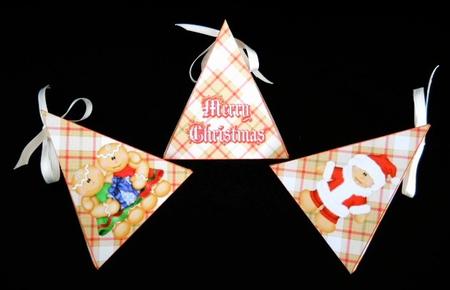 Triple Triangle Boxes - Gingerbread People Tartan Boxes by Joan Prince