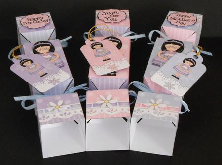 3D Girlz Roz's Cupcake Cracker Gift Favour Boxes by Joan Prince