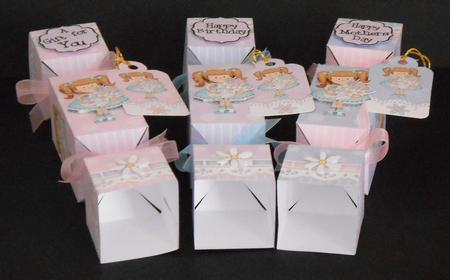 3D Girlz Liz's Flowers Cracker Gift Favour Boxes by Joan Prince