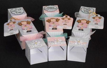3D Girlz Zoe's Rose Cracker Gift Favour Boxes by Joan Prince
