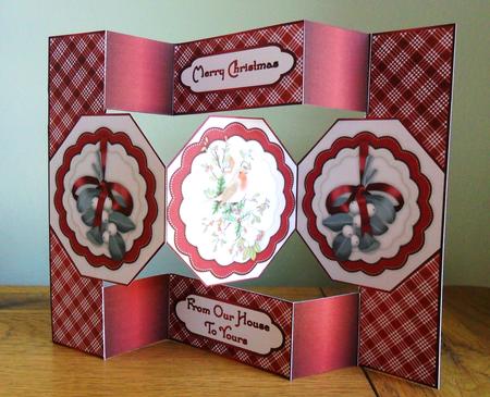 Christmas Robin and Mistletoe Octagon Tri-fold Quick Card by Johanna Lambert