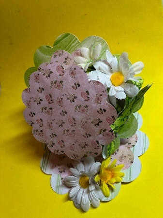 Scalloped and Stitched Hat Easel Card with Mum Sentiment by Joyce Perkins