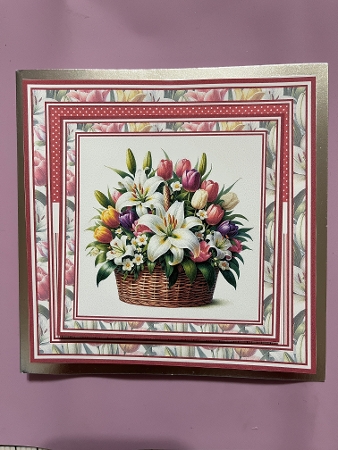 cup1429935_124286 - Minikit Basket with Tulips and Lillies
