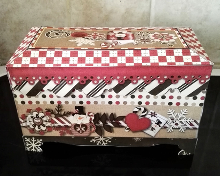 Snuggles & Cocoa - Ornate Gift Box by Julie Hill