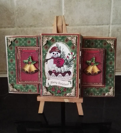 Tri-Shutter O Pop Out Card Kit.Xmas One. by Julie Hill
