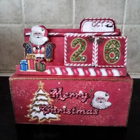 KRIS KRINGLE CHRISTMAS - 3D CUBE PERPETUAL CALENDAR by Julie Hill
