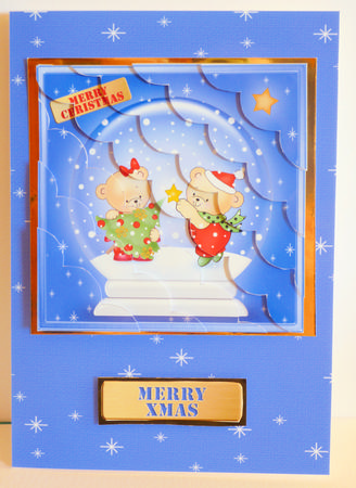 8 x 8 Robert and Rosie Snowglobe Kit with Scalloped Corners by Karen Nash