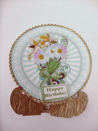 Stylised Daisy Plate by Kathleen Francis