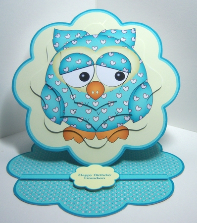 Owl scalloped easel card (green) by Katie Silver