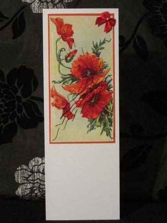 Red Flowers Side Scallop Triangle by KiJu KiJu