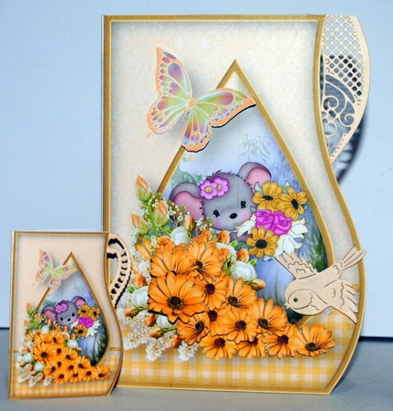Mouse in the Flowers - Curved Edge Card Mini Kit by Kristina Norbat