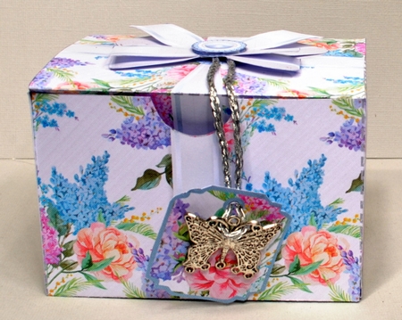 Gift Box Vintage Roses & Lilac with Bow Decoupage by Kristina Norbat