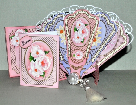 3D A Touch of Elegance Elegant Floral Fan Card with stand, gift card and box by Kristina Norbat