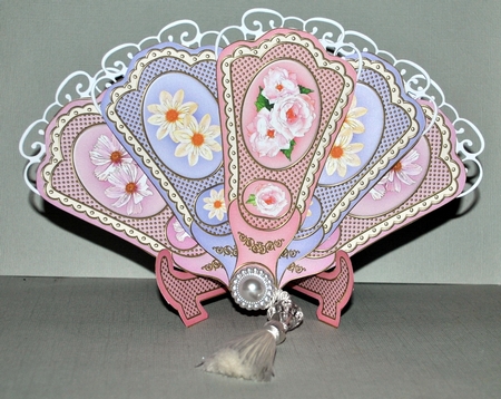 3D A Touch of Elegance Elegant Floral Fan Card with stand, gift card and box by Kristina Norbat