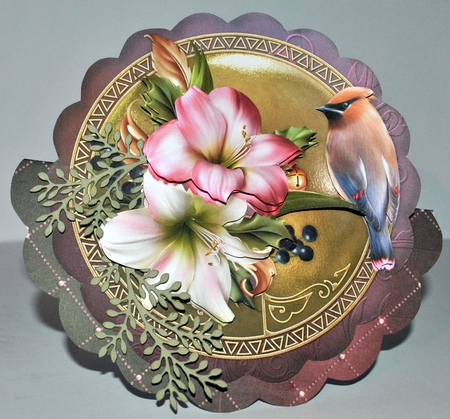 Festive Amaryllis Scallop Wobble Card Mini-Kit by Kristina Norbat