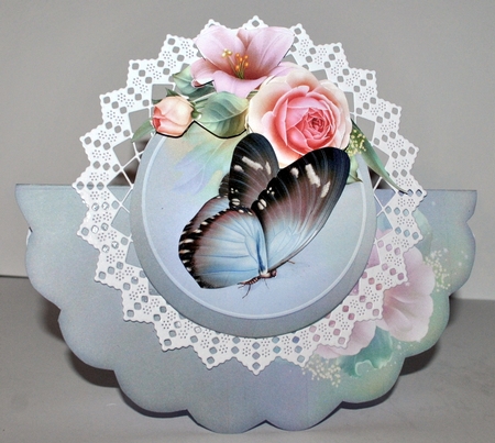 Butterfly Bower  - Scallop Wobble Card Mini-kit by Kristina Norbat