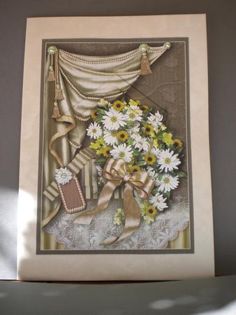 A Gift of Daisies Polygon Pyramage by Kristina Norbat