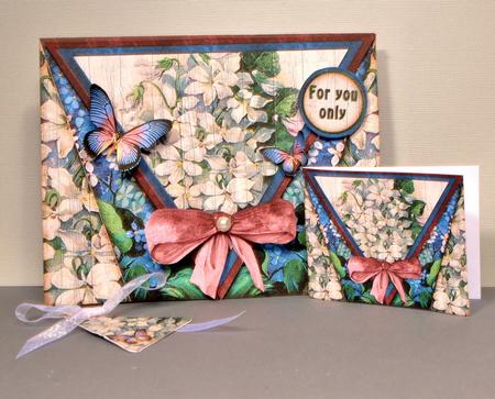 White and Blue Flowers Triangle Fancy Fold Card 203 by Kristina Norbat