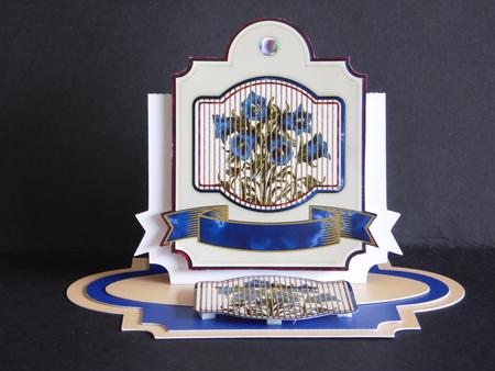 582 Shaped Flower Easel by Laura Nicholls