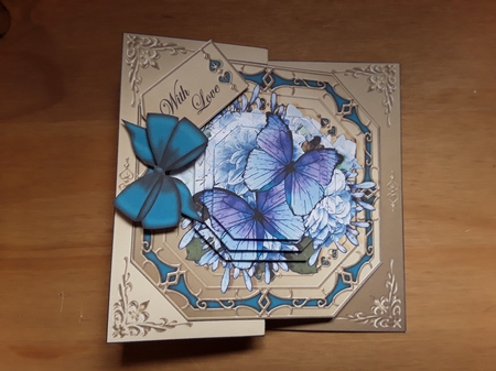 3D Shaped No-Hole Fold Back Pretty Floral Card with Pyramage Mini Kit  -  Butterfly Blues by Leanna Hudson