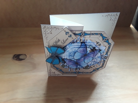 3D Shaped No-Hole Fold Back Pretty Floral Card with Pyramage Mini Kit  -  Butterfly Blues by Leanna Hudson