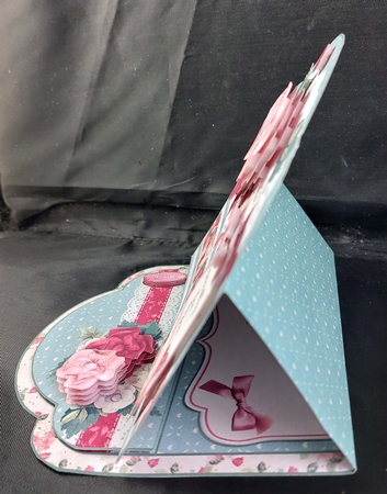  Flowers & Lace Easel Card by Linda Short