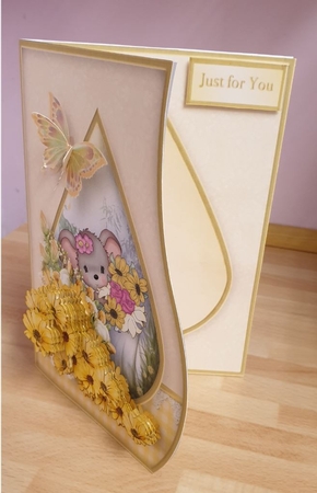 Mouse in the Flowers - Curved Edge Card Mini Kit by Linda Willcocks