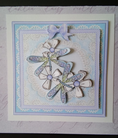 Dreamy Dragonflies with Daisies - Twisted Tunnel Topper by Lisa Lee