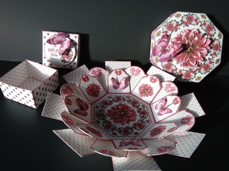 Red dahlia exploding box card with matching gift box by Lisa Lee