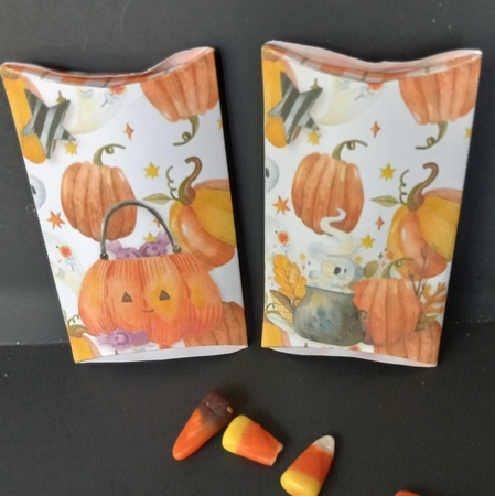 2021-halloween  pillow boxes 3 by Lisa Lee
