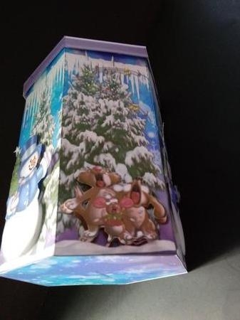 GORGEOUS TALL HEXAGONAL DECOUPAGE BOX - SINGERS? by Lisa Lee
