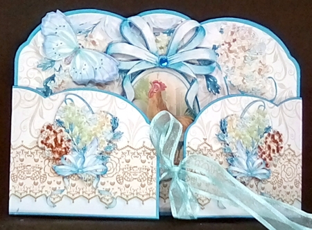 Wrap-Around Easter Gatefold MiniKit b6 by Louisa Price
