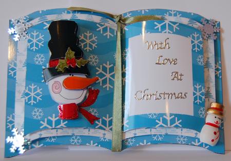 Snowman Head by Lyn Hughes