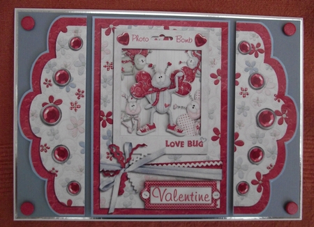 Lovebugs Scalloped Gatefold Valentine Card Photo Bomb by Lynda Harman