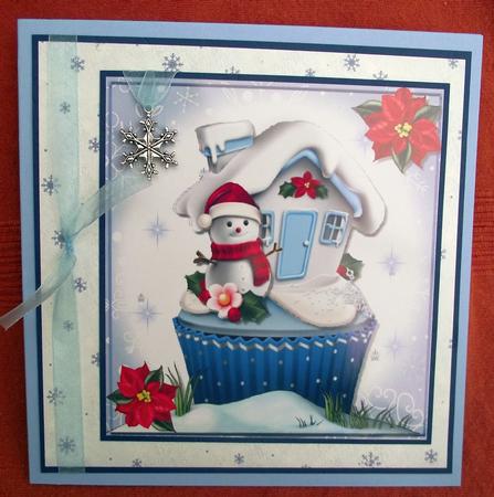 Beautiful Christmas Cupcake by Lynda Harman