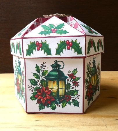 FTBM Christmas Lantern by Lynn Butters